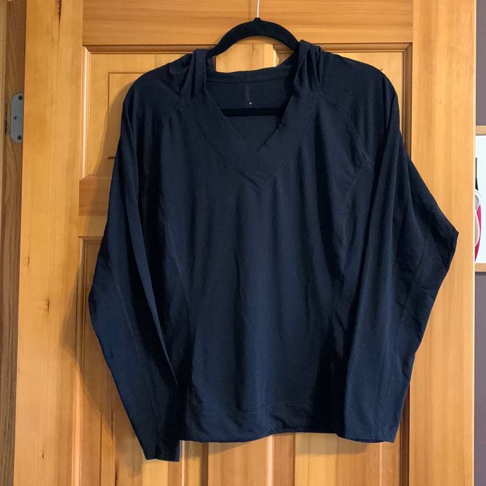 Lucy lightweight hooded top